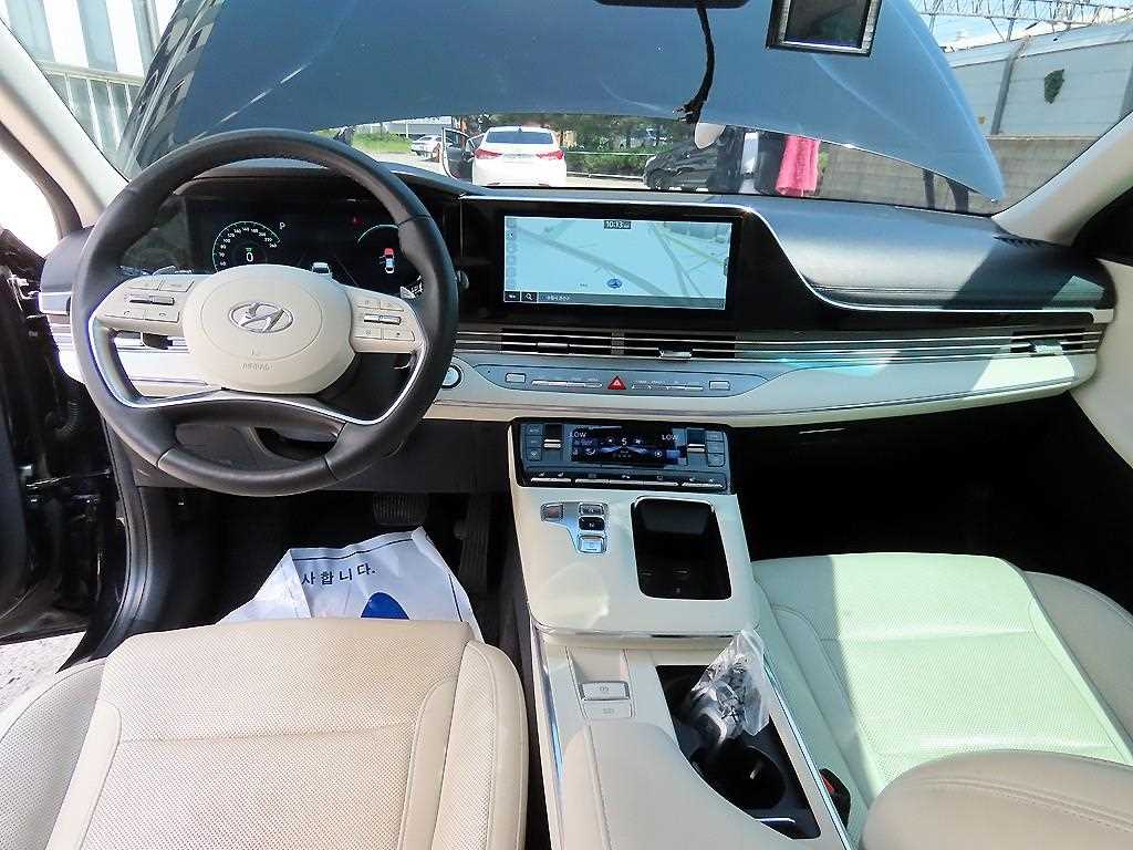 HYUNDAI Grandeur - Vista 7