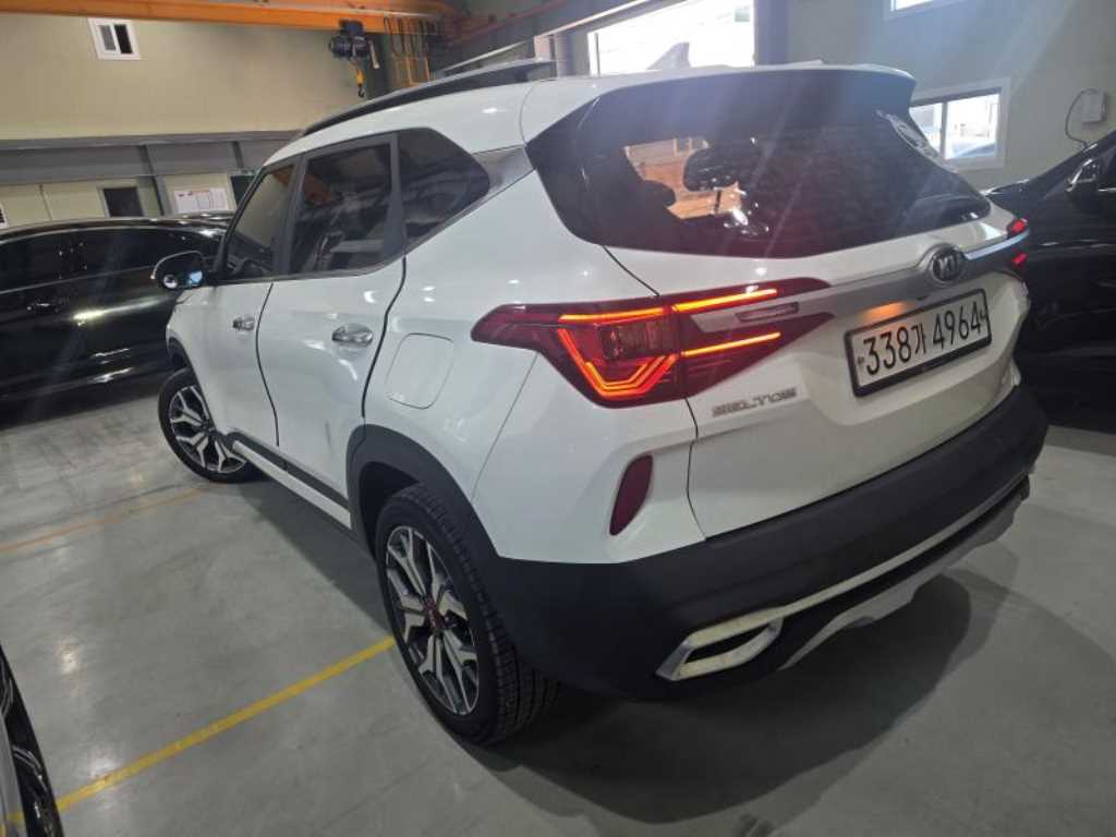 KIA Seltos - Vista 4