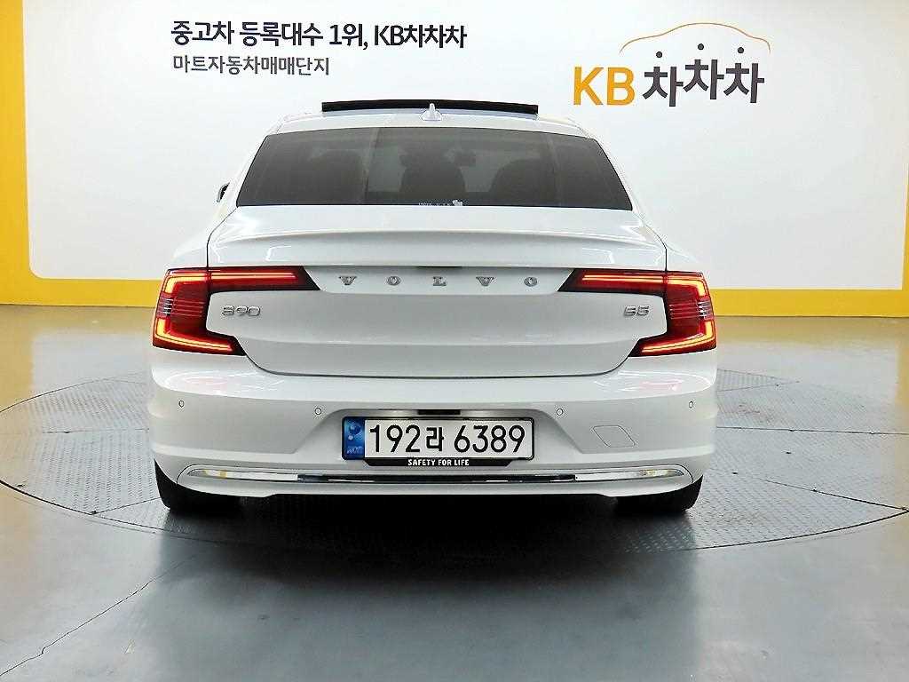 Volvo S90 - Vista 3