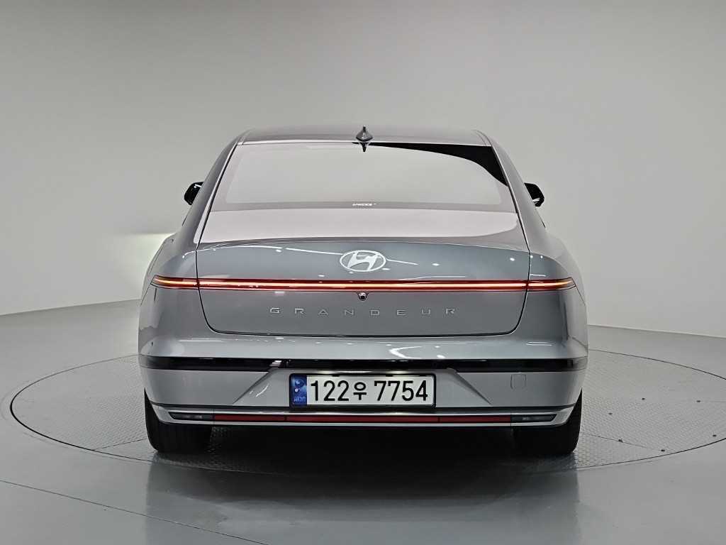 HYUNDAI Grandeur - Vista 3
