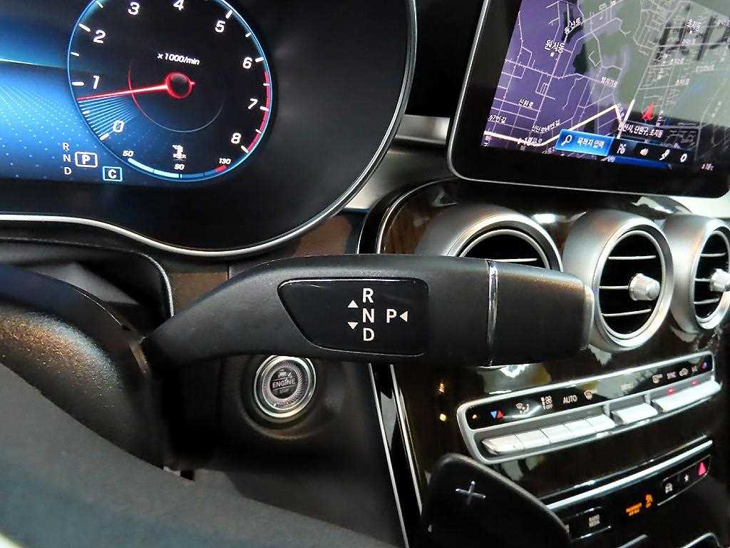 Mercedes Benz GLC Class - Vista 10