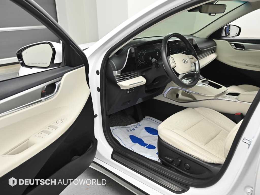 HYUNDAI Grandeur - Vista 11