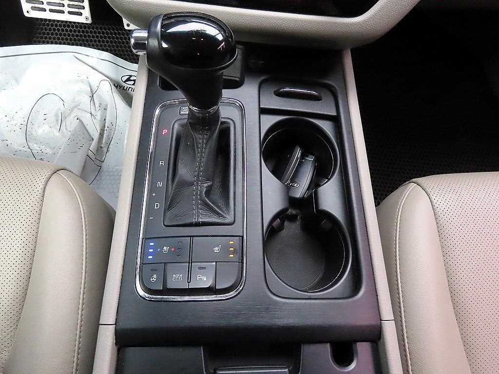 KIA Carnival - Vista 10