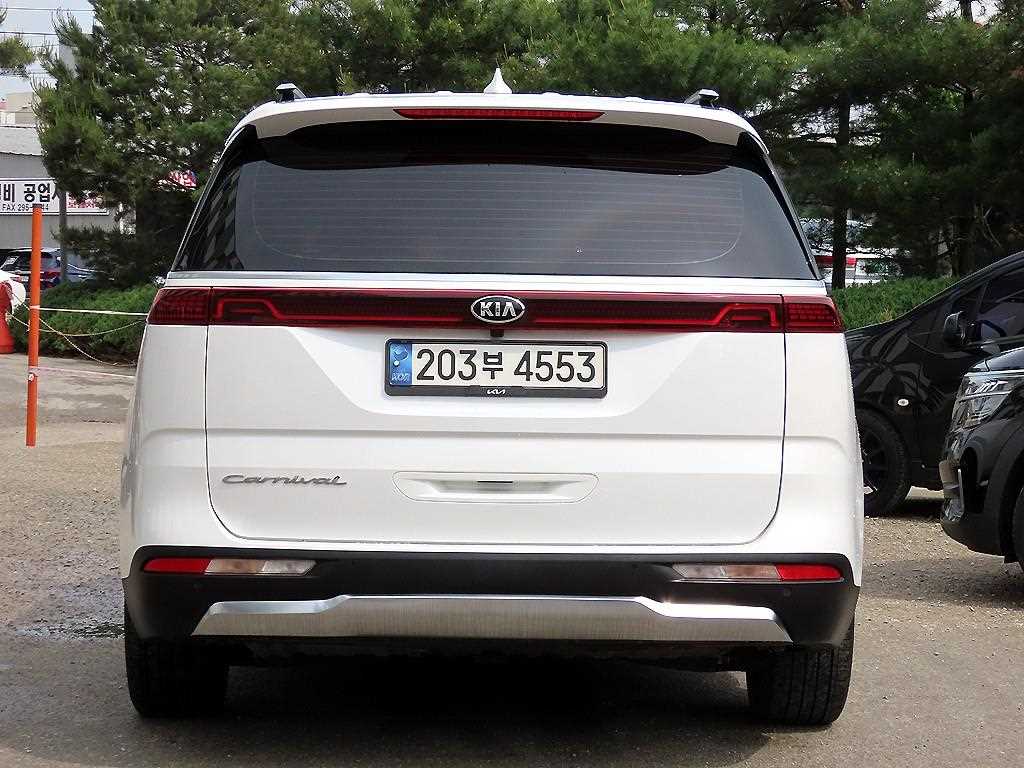 KIA Carnival - Vista 4