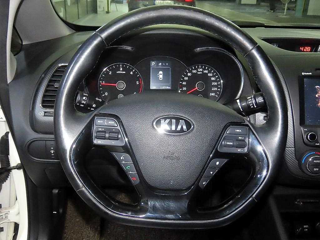 KIA K3 - Vista 8