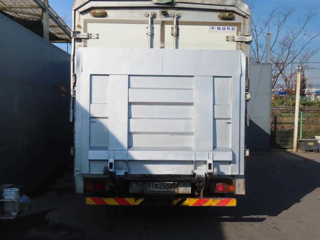 medium and large cargo truck - Vista 7