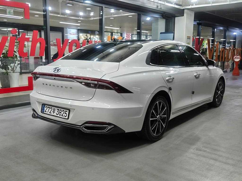 HYUNDAI Grandeur - Vista 5