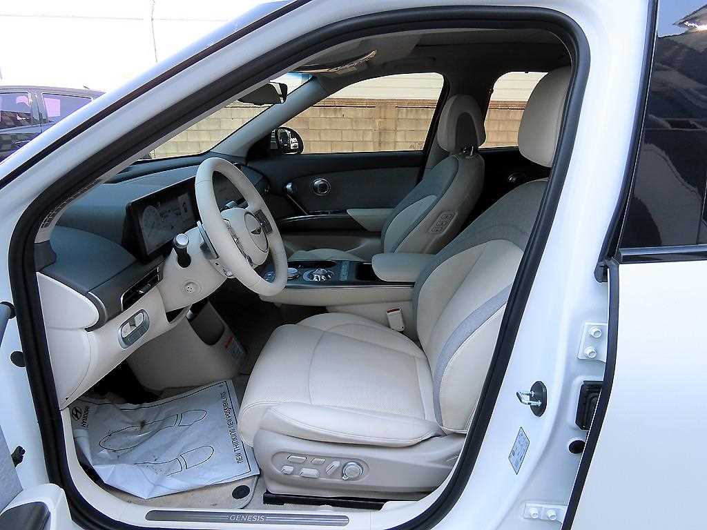 Genesis GV60 - Vista 5