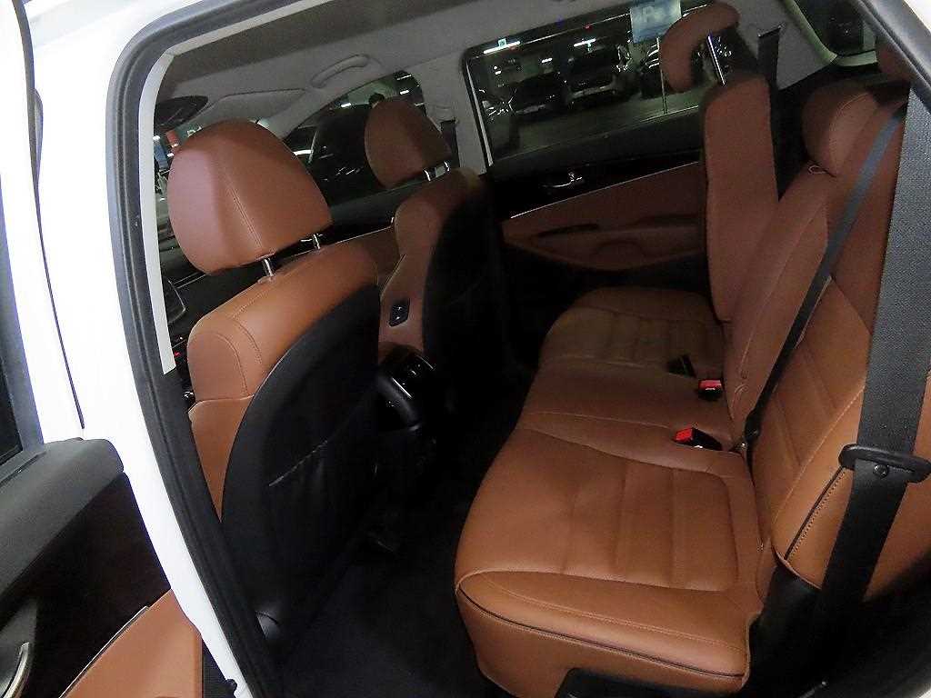 KIA Sorento - Vista 7