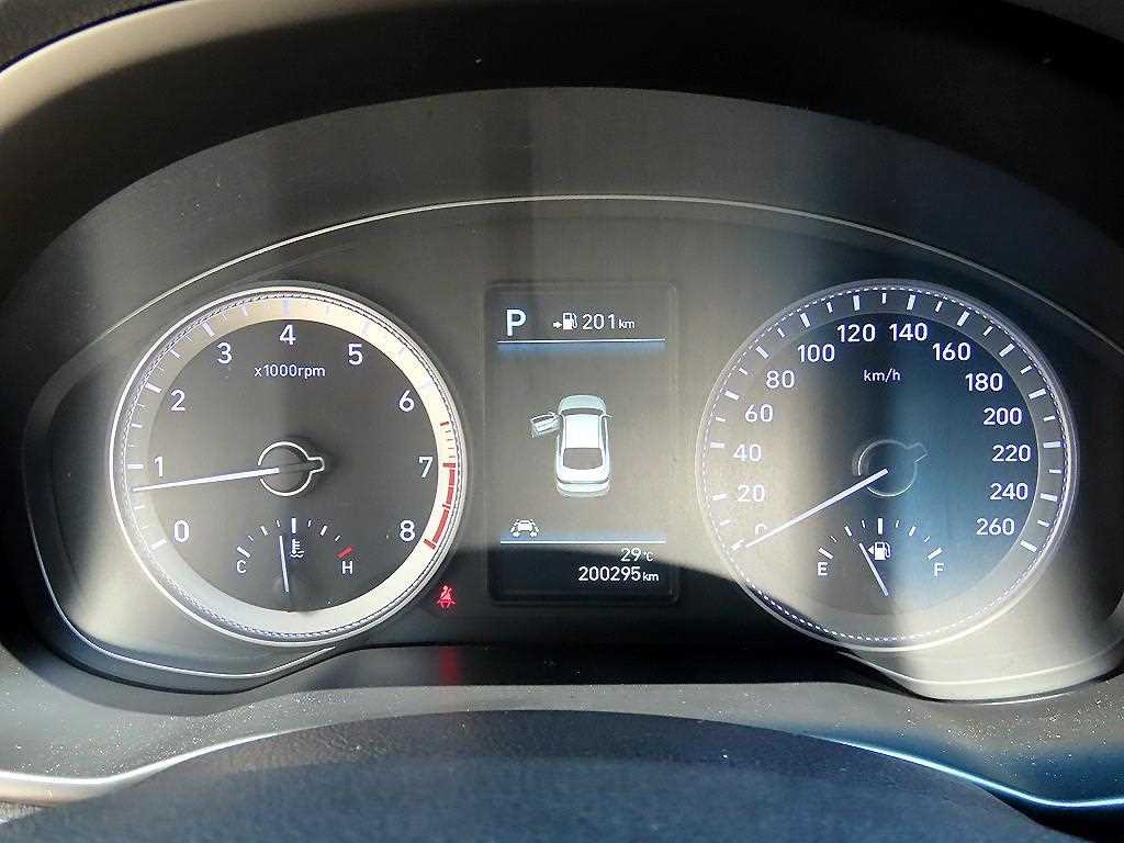 HYUNDAI Grandeur - Vista 9