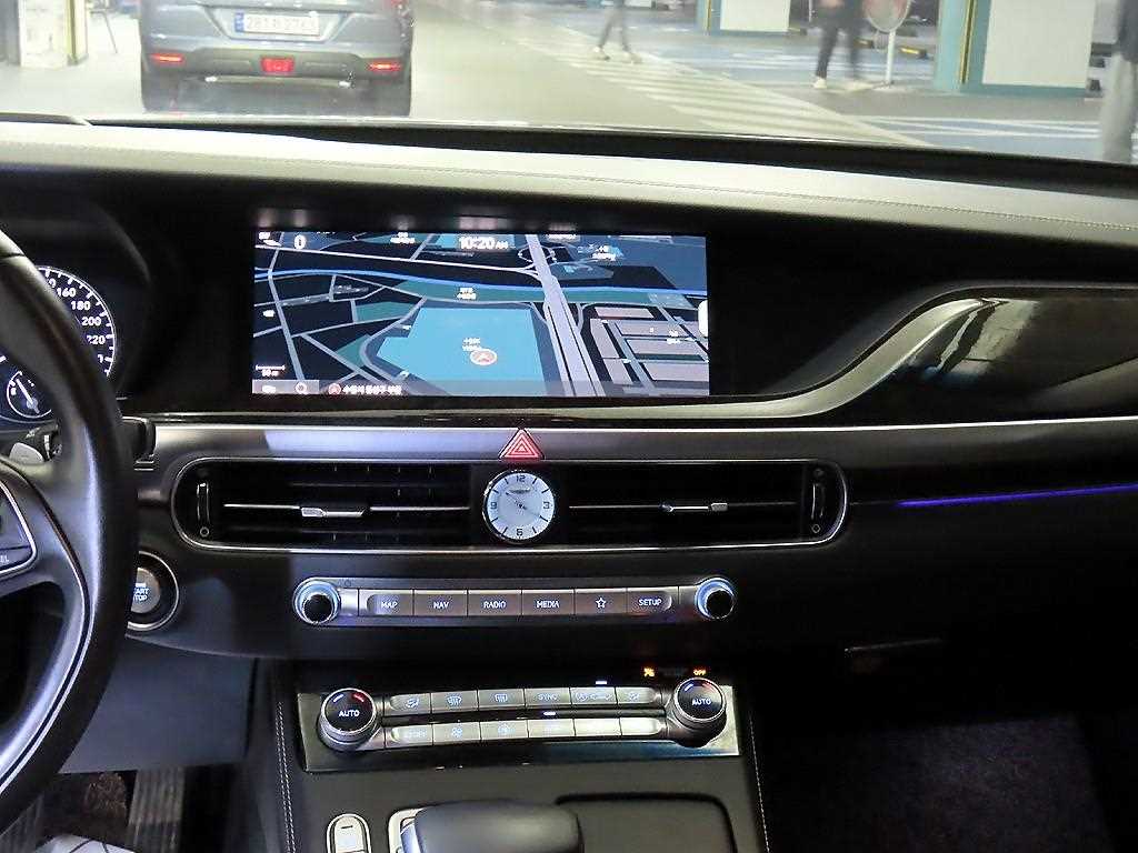 Genesis G90 - Vista 11