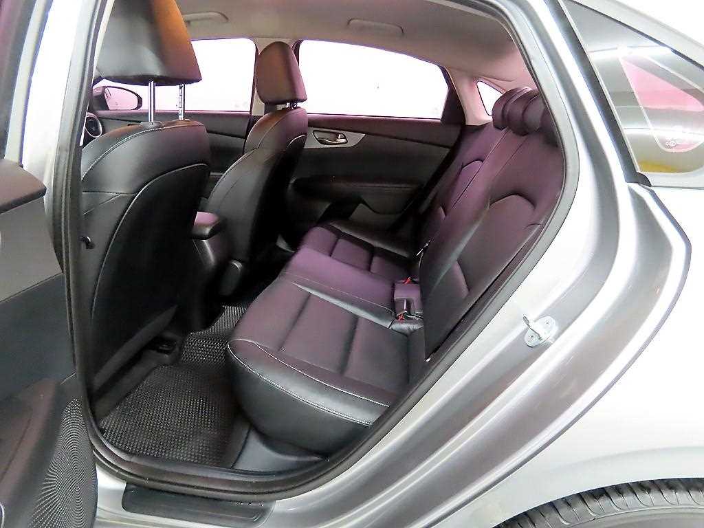 KIA K3 - Vista 6