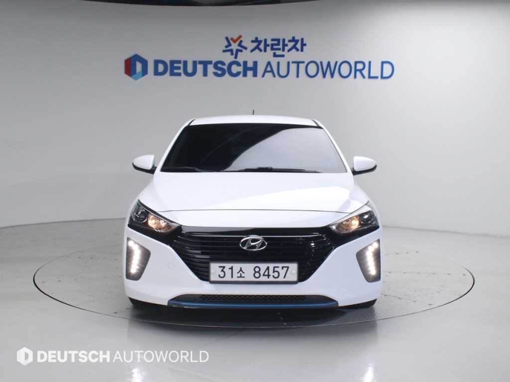 HYUNDAI Ioniq - Vista 3