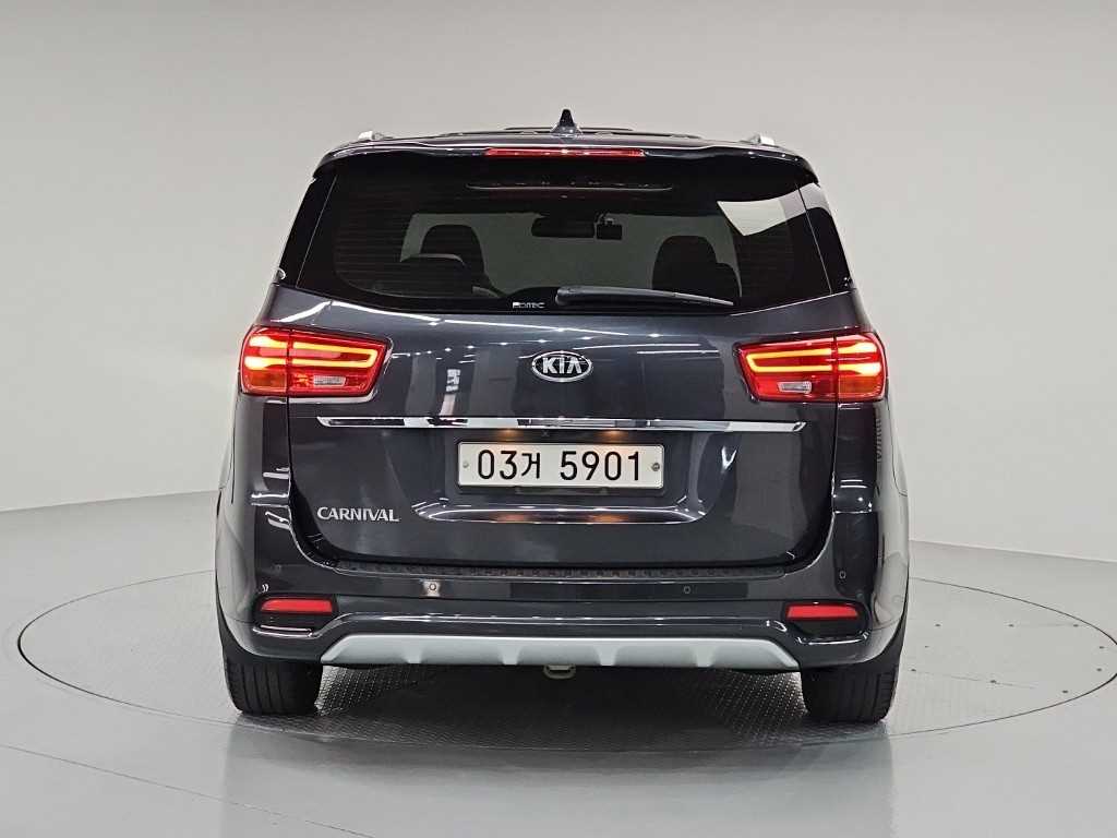 KIA Carnival - Vista 3