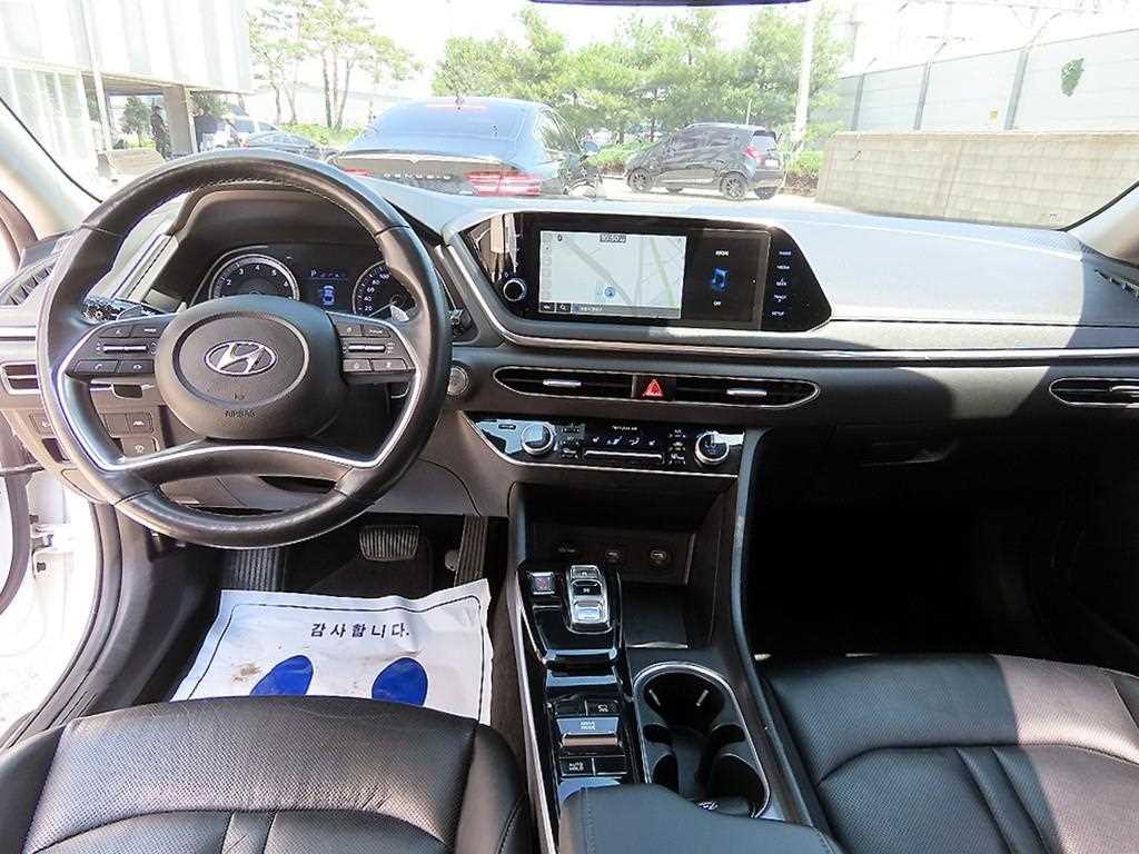 HYUNDAI Sonata - Vista 6