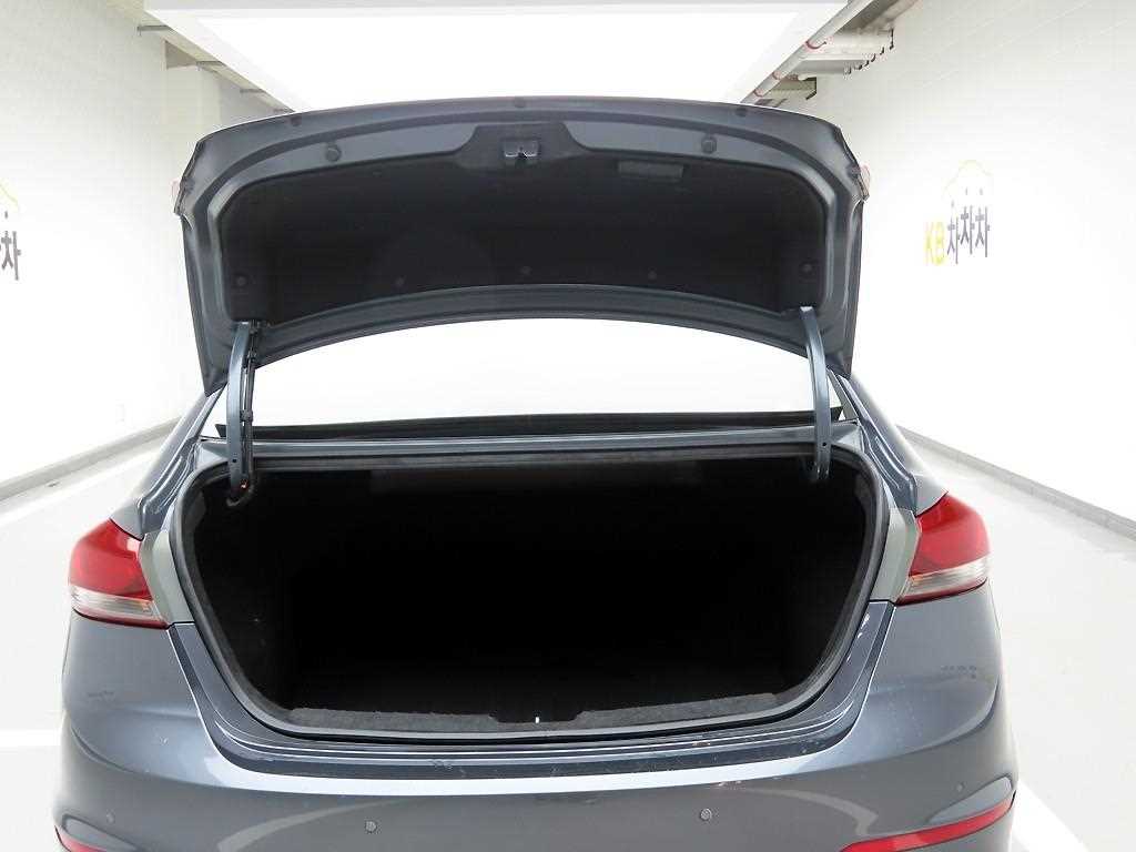 HYUNDAI Avante 2018 Gris - Importación desde Corea - HF Imports Iquique - Foto 16