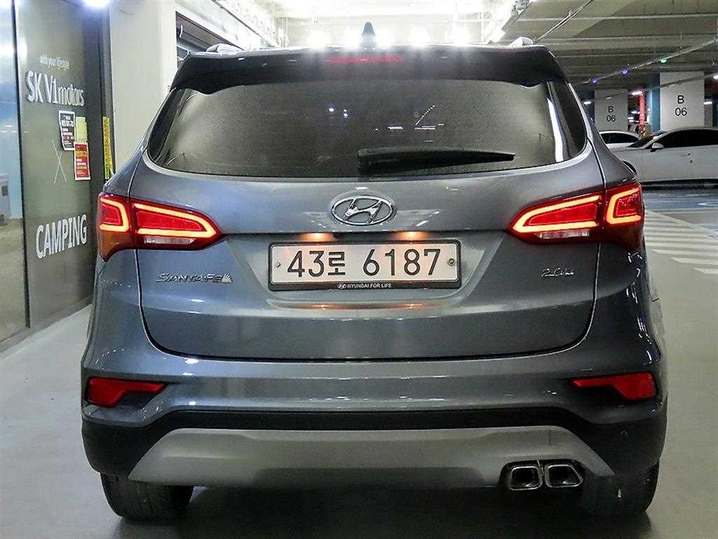 HYUNDAI Santa Fe - Vista 5