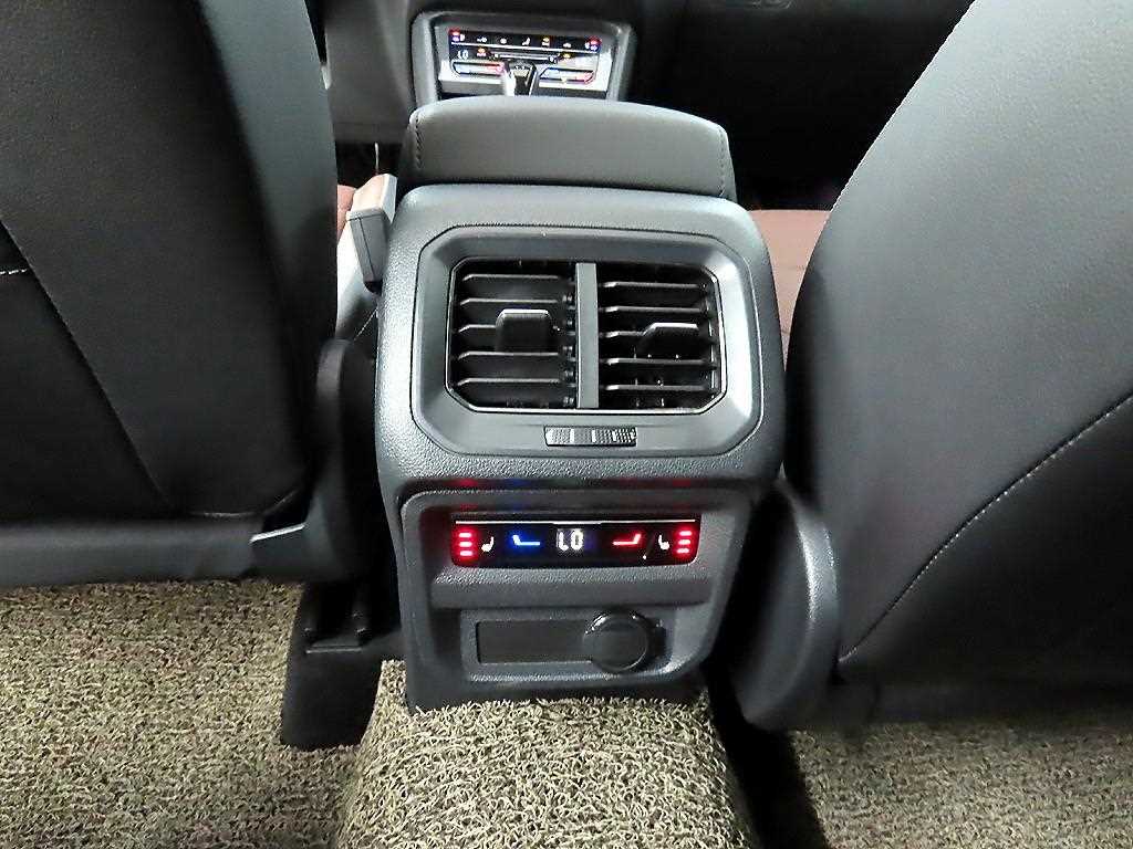 Volkswagen Tiguan - Vista 12