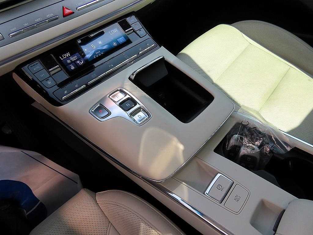 HYUNDAI Grandeur - Vista 10