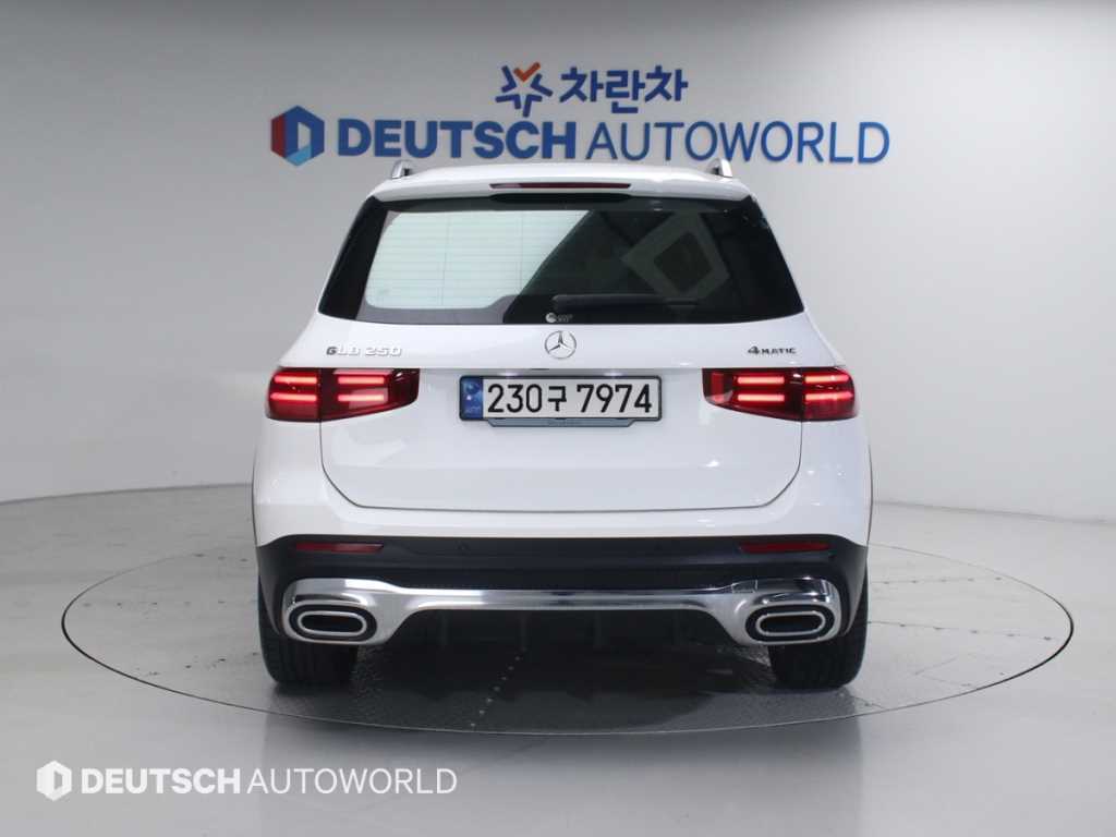 Mercedes Benz GLB Class - Vista 4