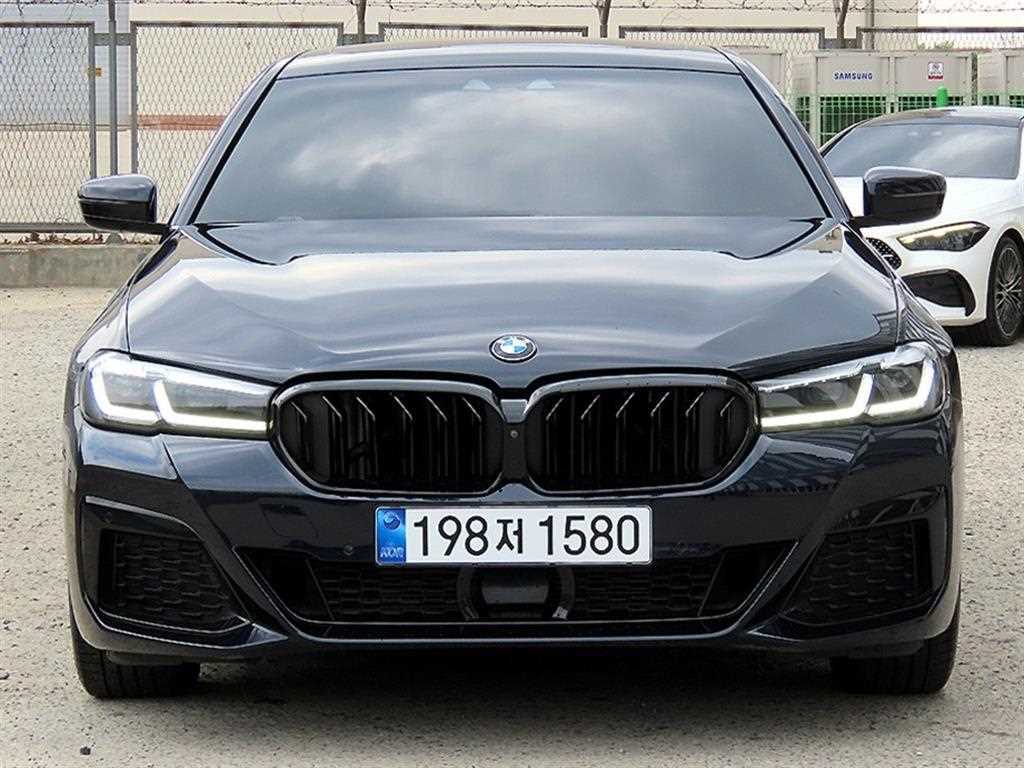 BMW 5 Series 2018 Negro - Importación desde Corea - HF Imports Iquique - Foto 1
