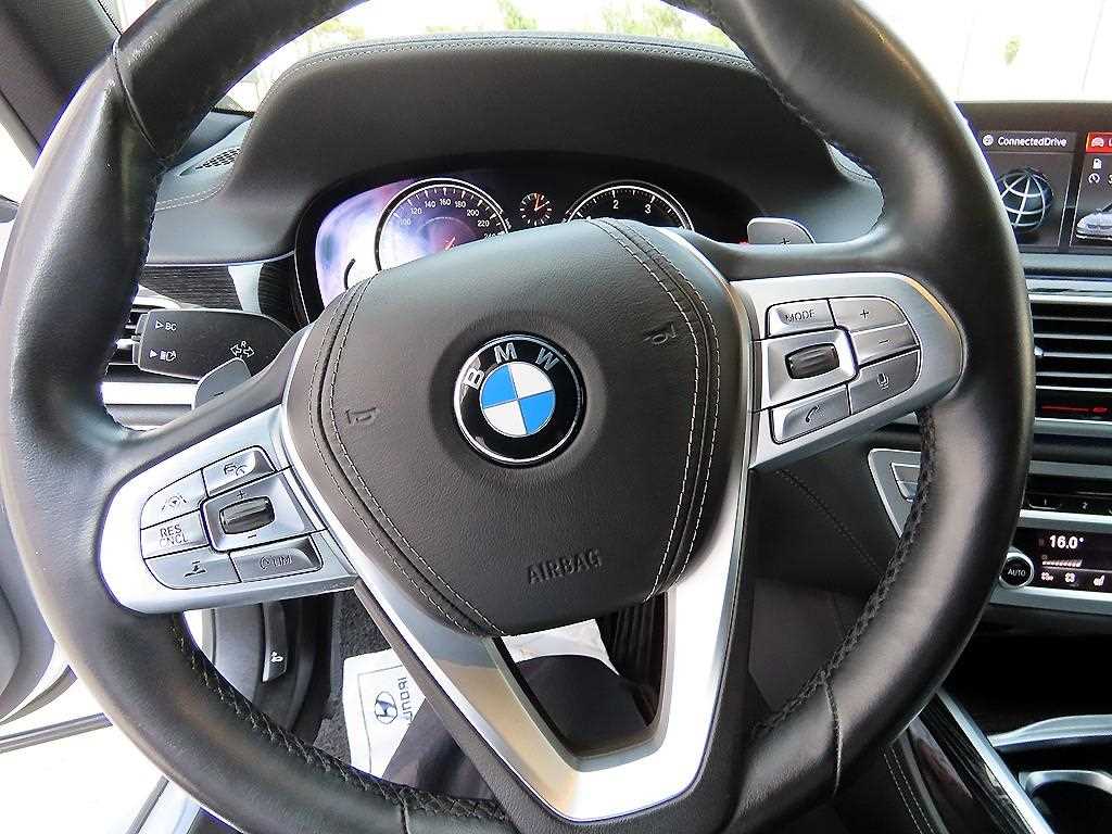 BMW 7 Series - Vista 8