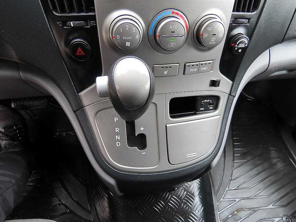 HYUNDAI Starex - Vista 11