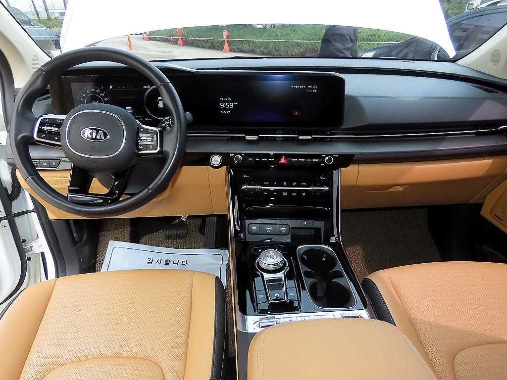 KIA Carnival - Vista 7