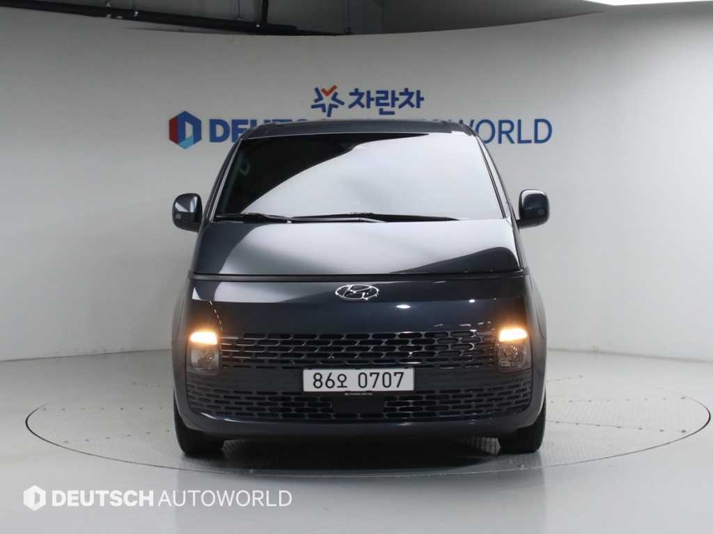 HYUNDAI Staria - Vista 3