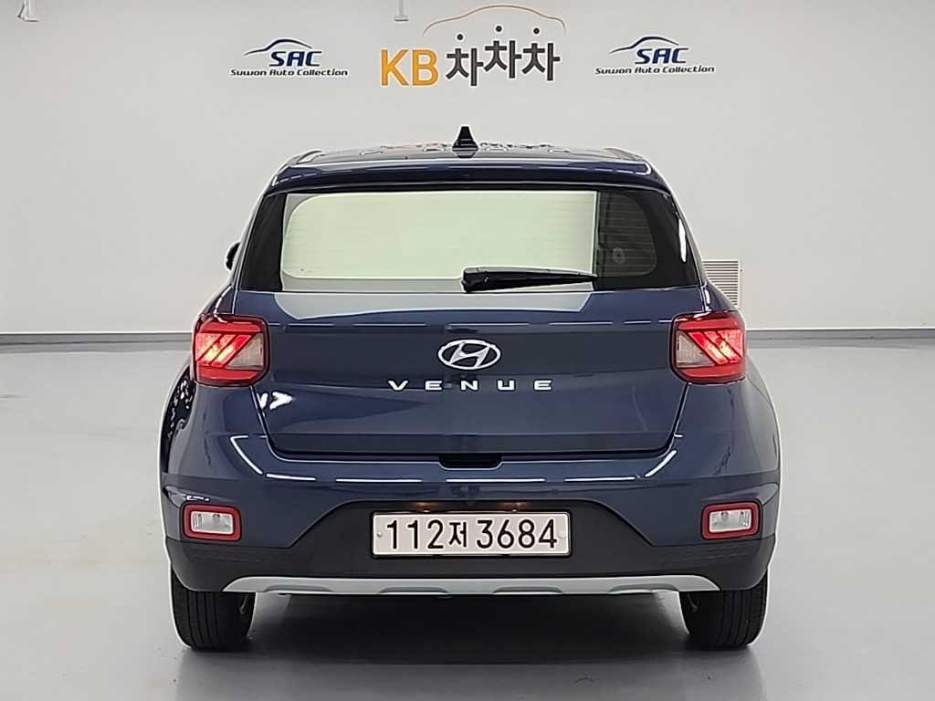 HYUNDAI Venue - Vista 4