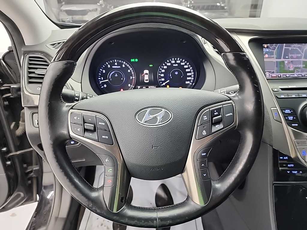 HYUNDAI Grandeur - Vista 9