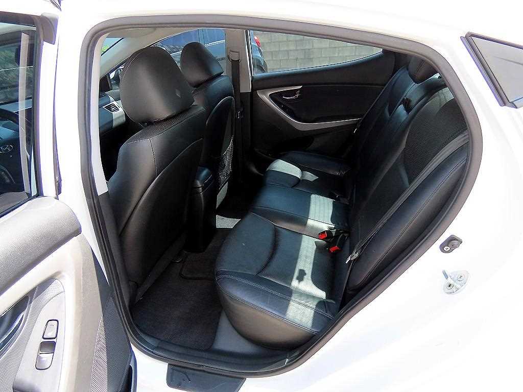 HYUNDAI Avante - Vista 6