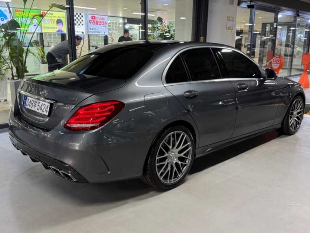 Mercedes Benz C Class - Vista 4