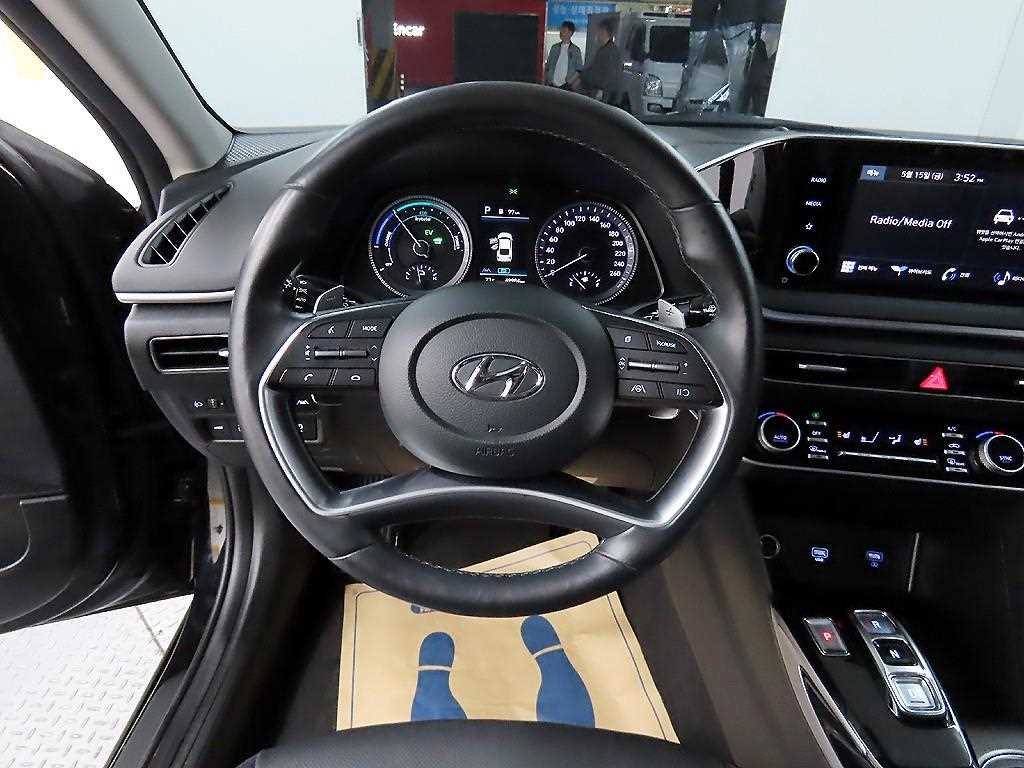 HYUNDAI Sonata - Vista 9