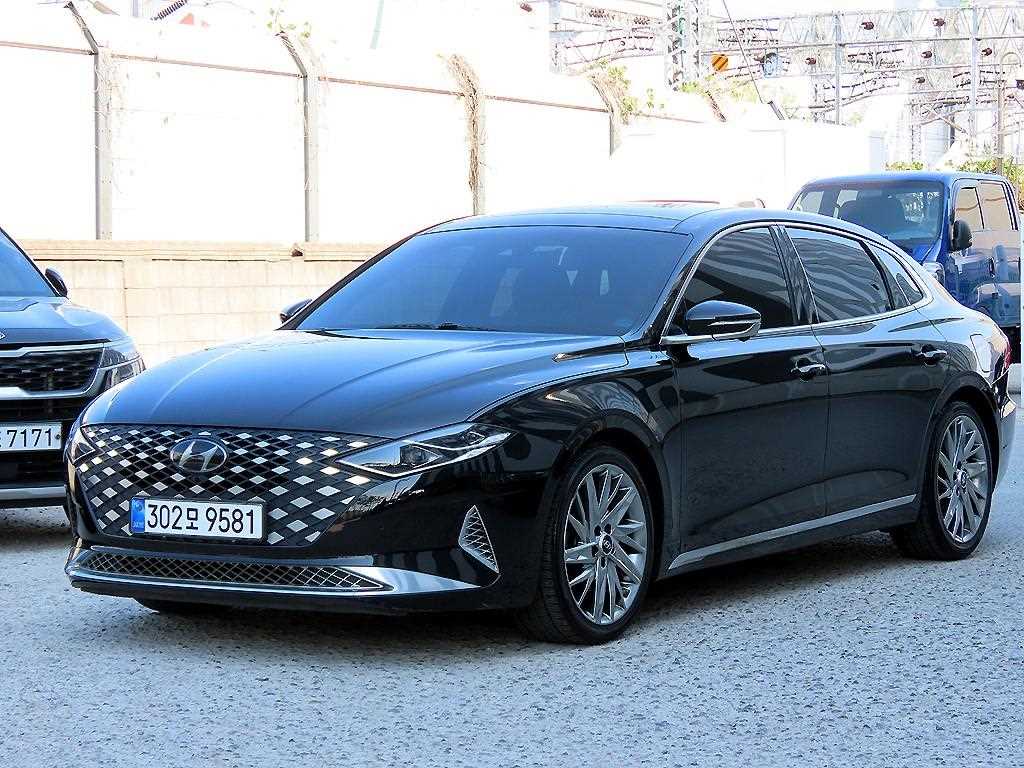 HYUNDAI Grandeur - Vista 2