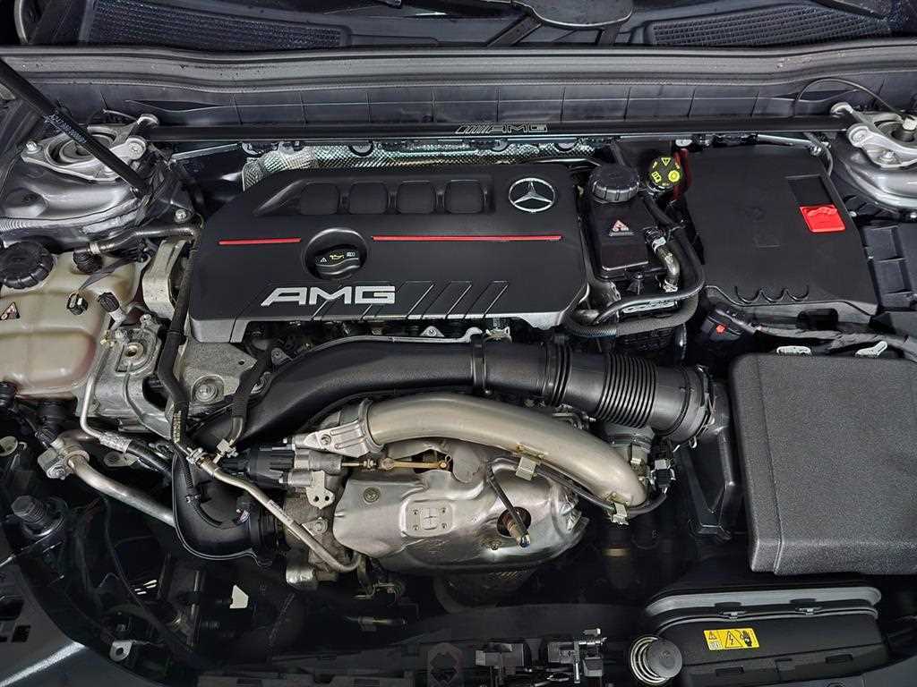 Mercedes Benz GLB Class - Vista 8