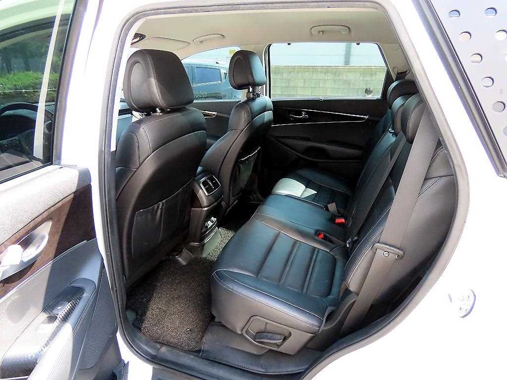 KIA Sorento - Vista 6