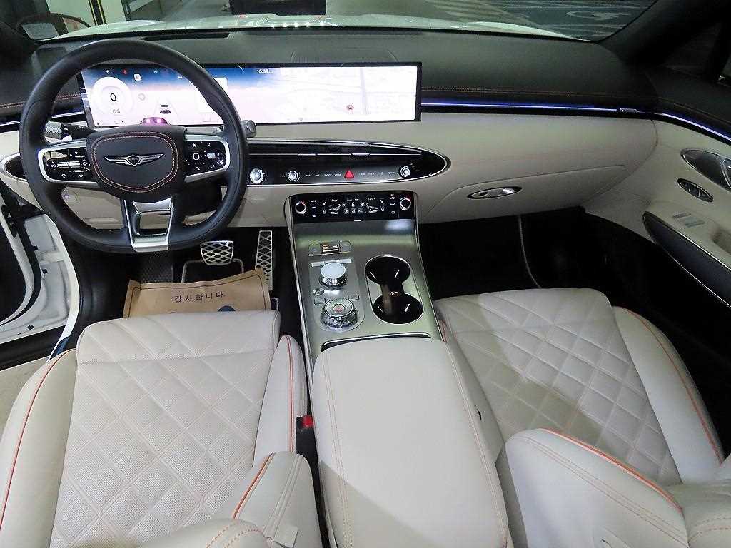 Genesis GV70 - Vista 10
