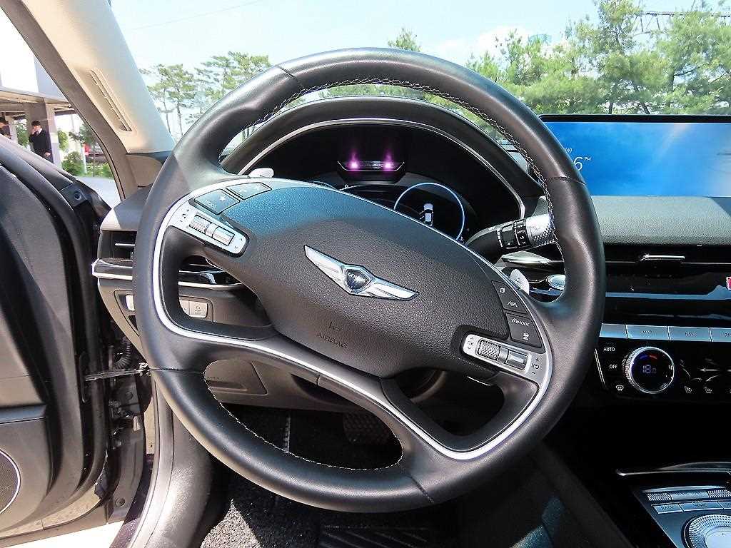 Genesis G80 - Vista 8