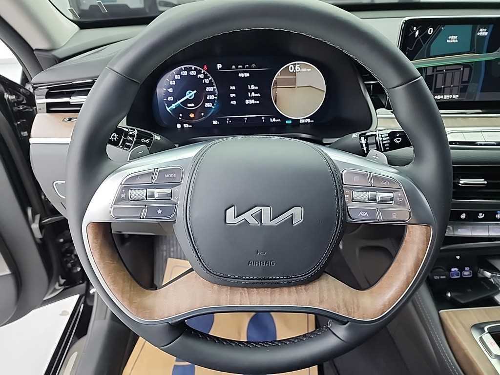 KIA K9 - Vista 9