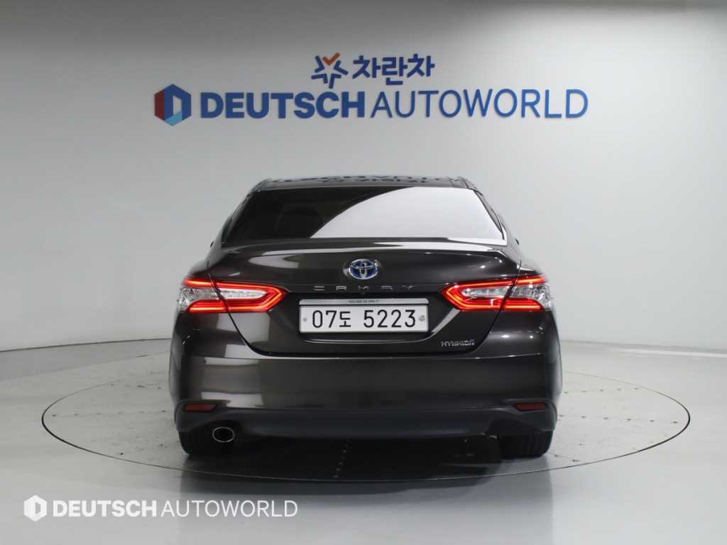 Toyota Camry - Vista 4