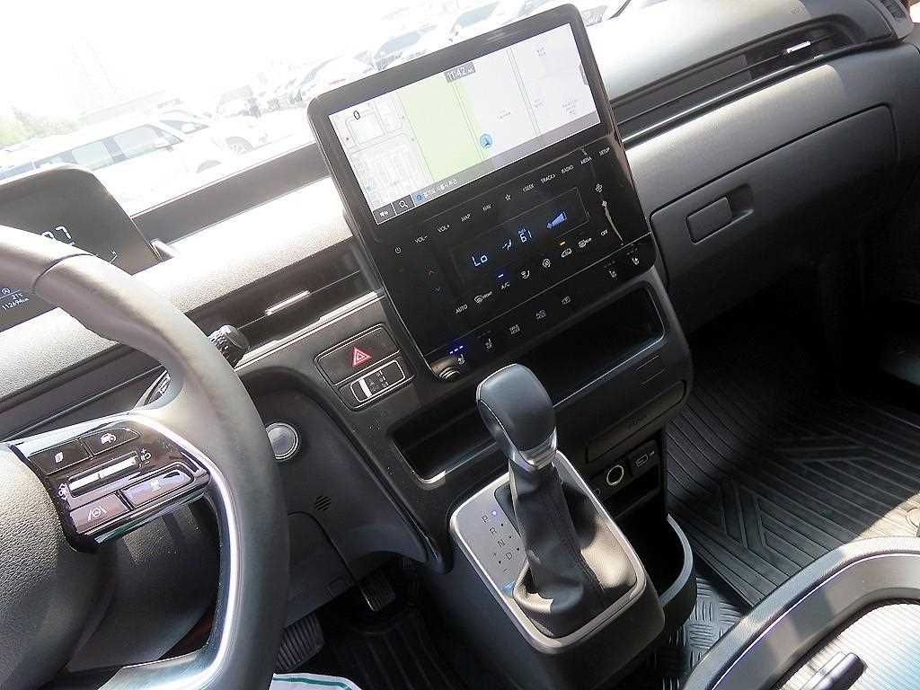 HYUNDAI Staria - Vista 12