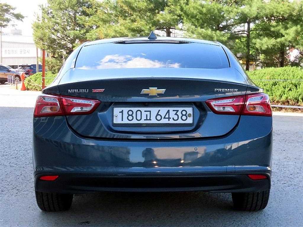 Chevrolet Malibu - Vista 4