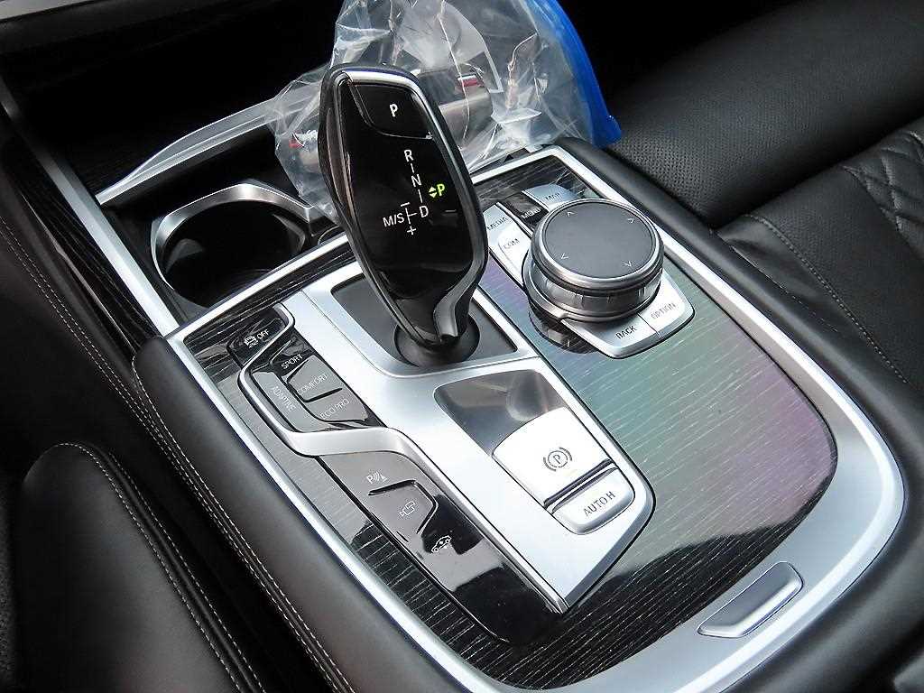 BMW 7 Series - Vista 11