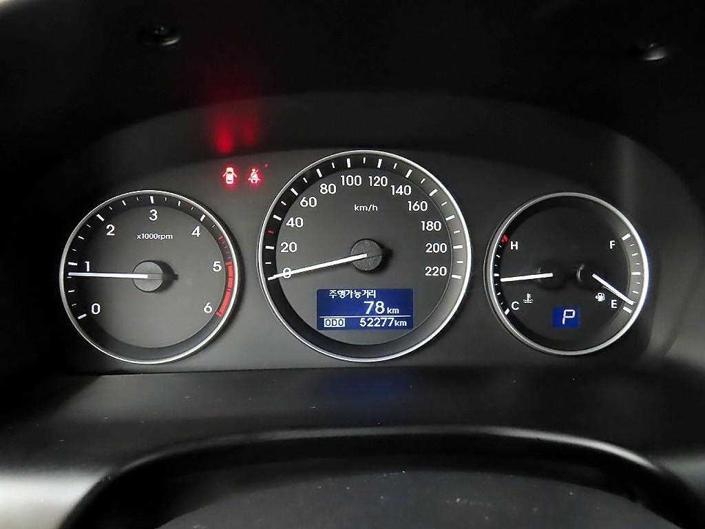 HYUNDAI Starex - Vista 8