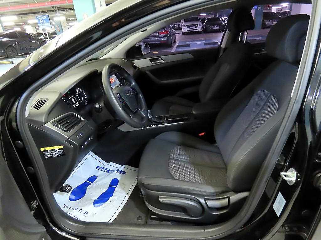 HYUNDAI Sonata - Vista 6