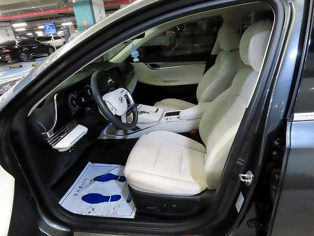 HYUNDAI Grandeur - Vista 6