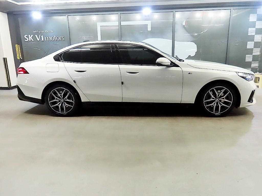 BMW 5 Series - Vista 3