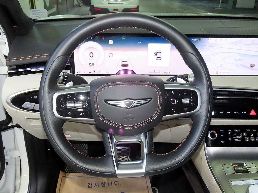 Genesis GV70 - Vista 8