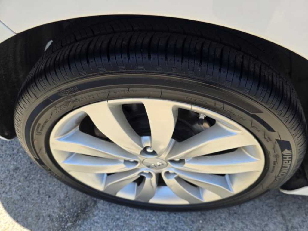 KIA Carens - Vista 7